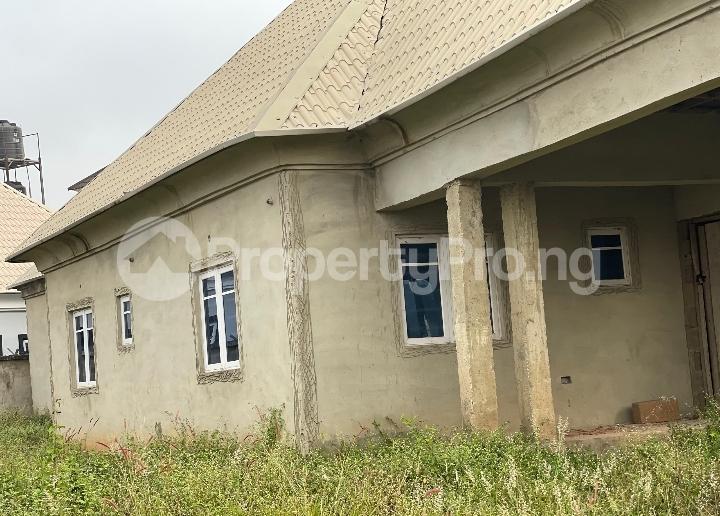 3 bedroom House for sale Maryland Close, Akoto Estate Elebu Off Akala Express Ibadan Oyo