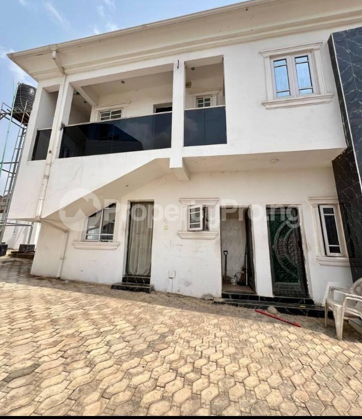 7 bedroom House for sale Adeoje Akala Express Ibadan Oyo