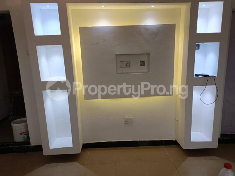 2 bedroom House for rent Mende Maryland Lagos