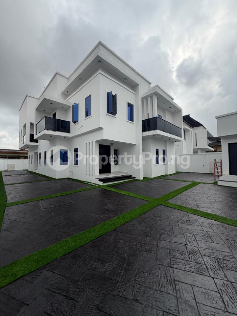 5 bedroom House for sale Bluegate Oluyole Estate Ibadan Oyo