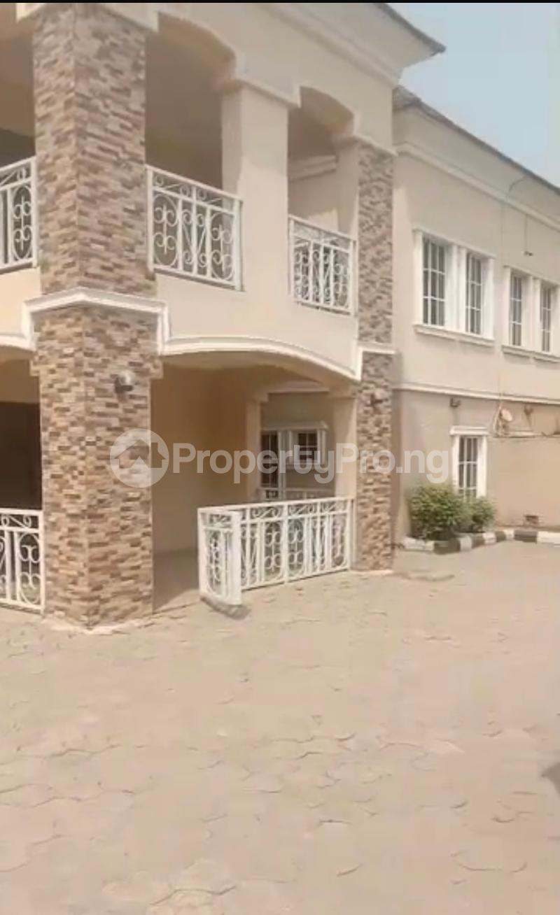 6 bedroom House for rent Main Gwarinpa Abuja