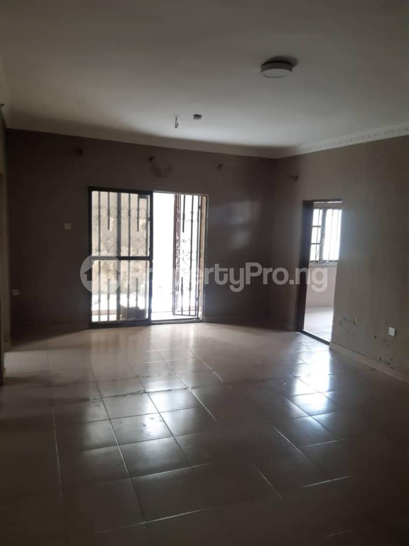 3 bedroom Flat / Apartment for rent Off Ikorodu Road Onipanu Shomolu Lagos