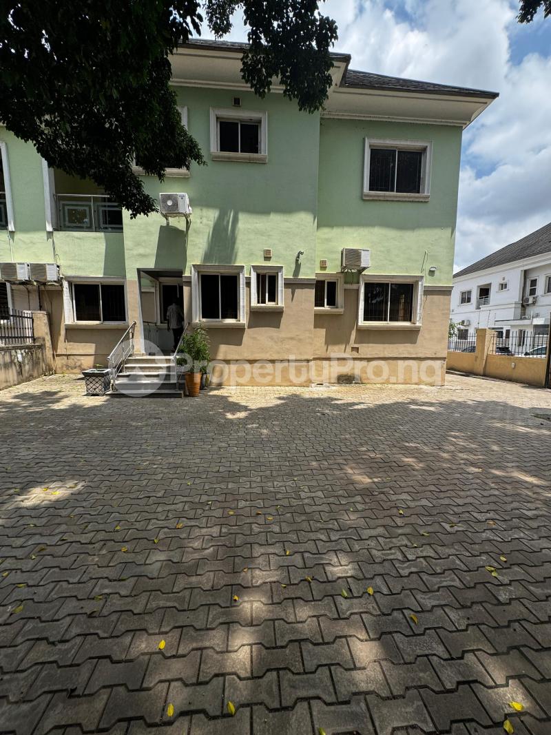 4 bedroom House for rent Off Ibb Way. ( Video Of The House Is Attached) Maitama Abuja