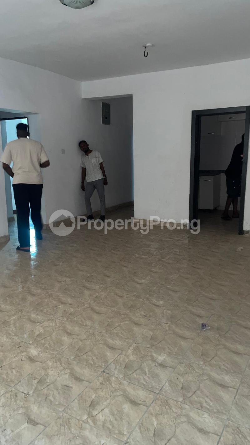 2 bedroom House for rent Along Mobil Road Ilaje Ajah Lagos