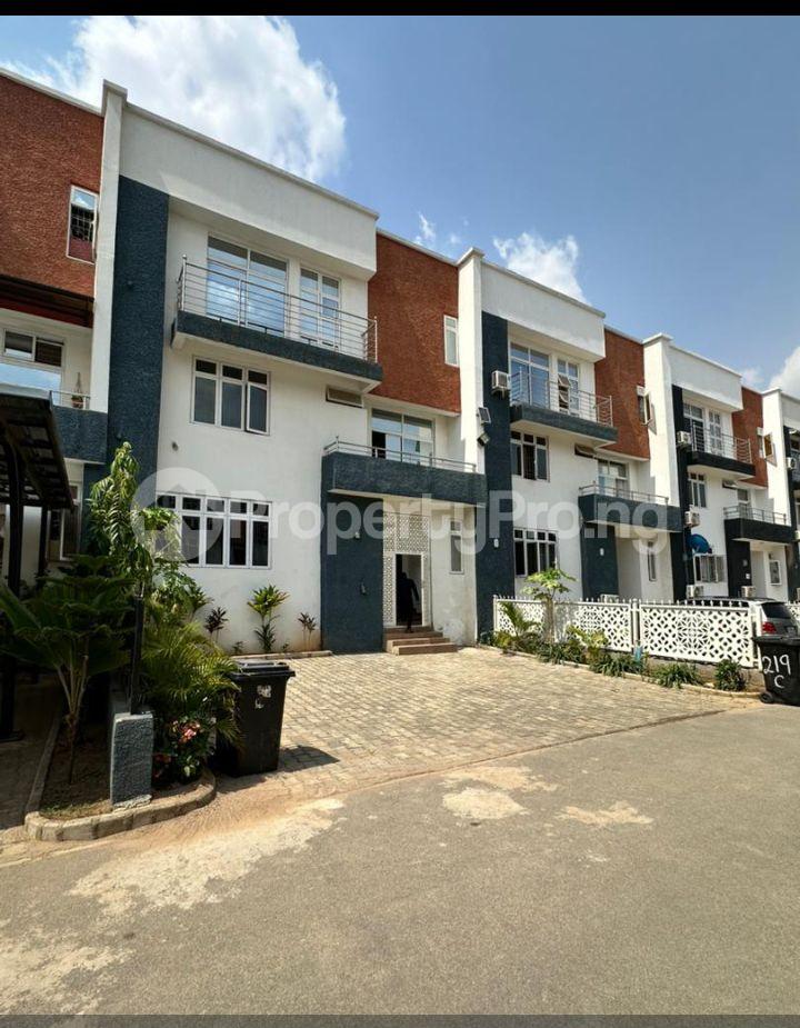 4 bedroom House for rent Off 3rd Avenue Gwarinpa Abuja