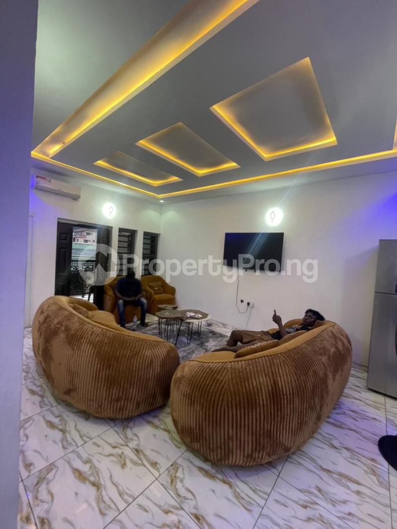 2 bedroom Flat / Apartment for rent Surulere Lagos