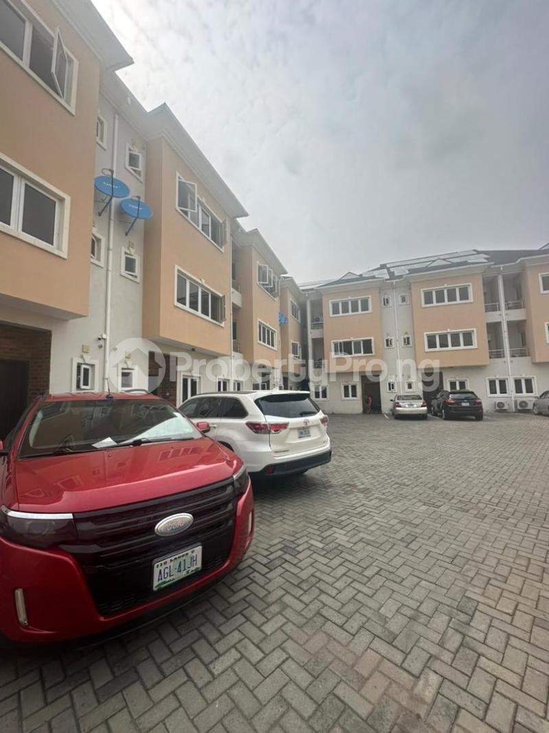 4 bedroom House for rent Agbonyin Avenue Adelabu Surulere Lagos - 21