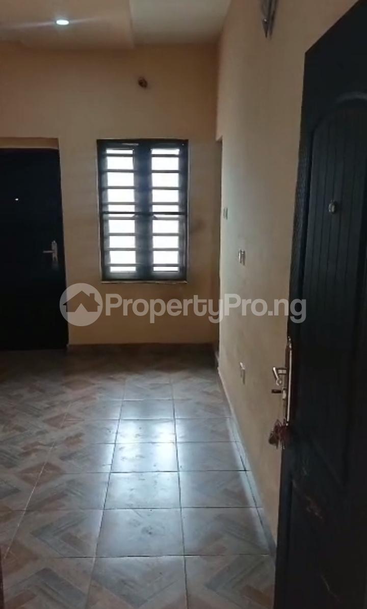2 bedroom House for rent Adekunle Yaba Lagos