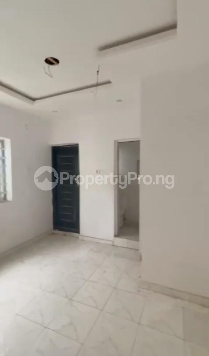 2 bedroom House for rent Alagomeji Yaba Lagos