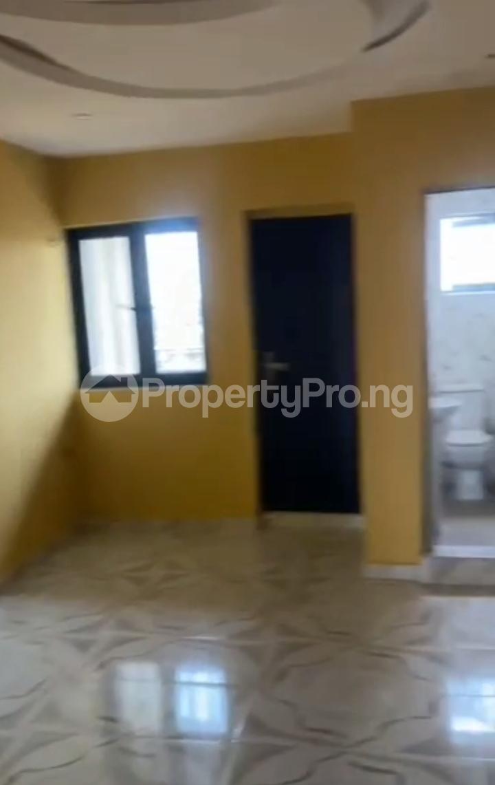 2 bedroom House for rent Luth Road Surulere Lagos