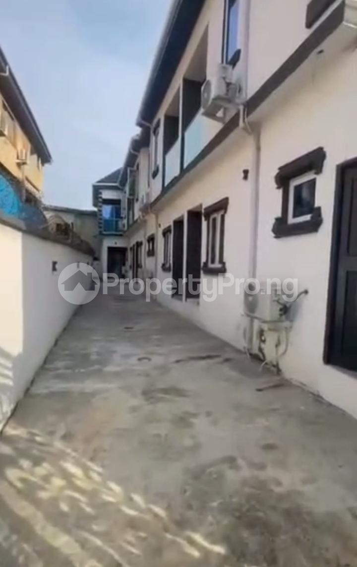 1 bedroom Flat / Apartment for rent Off Pedro Road Shomolu Lagos