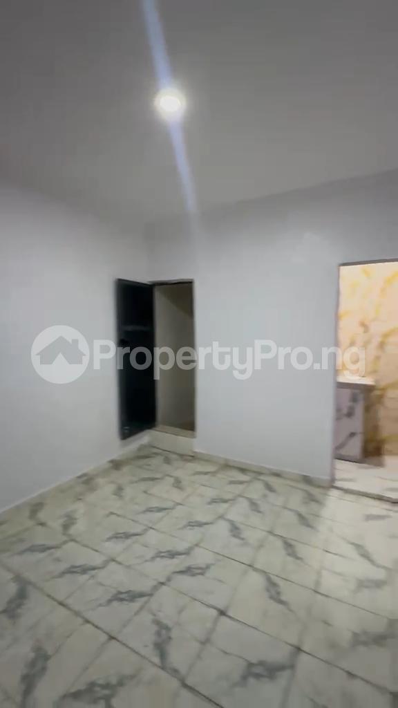 1 bedroom Flat / Apartment for rent Off Shipeolu Street, Shomolu, Lagos Shomolu Lagos