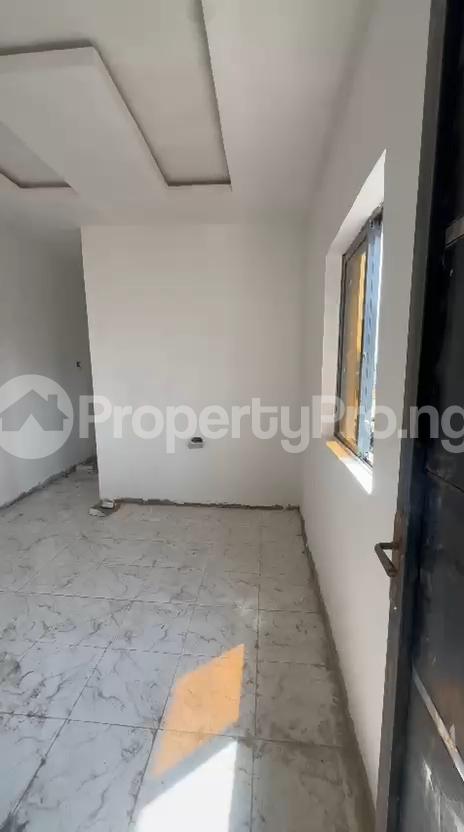 1 bedroom Flat / Apartment for rent Off Pedro Road, Shomolu, Lagos Shomolu Lagos
