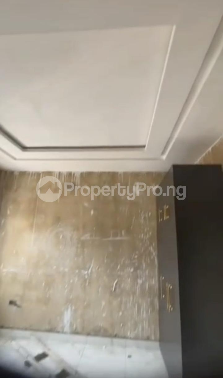 2 bedroom House for rent Oworoshoki Maryland Lagos