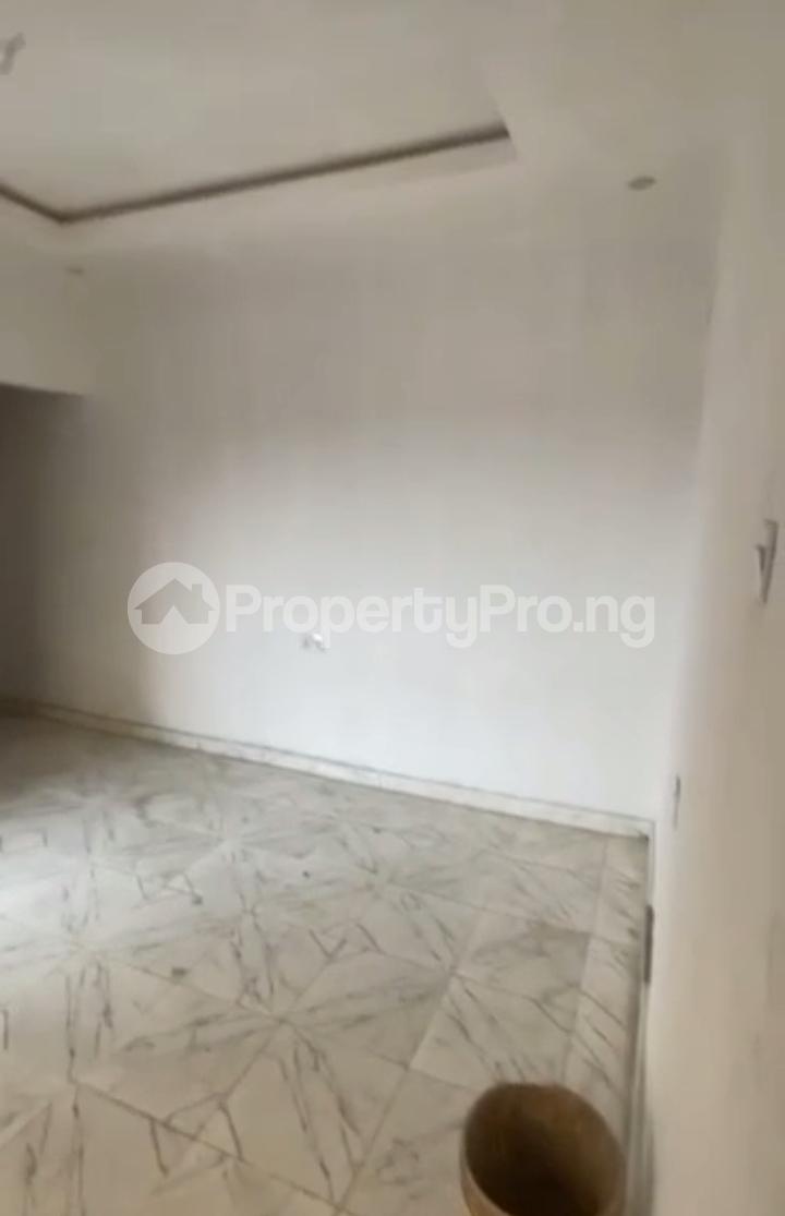 2 bedroom House for rent Off Morocco Road Shomolu Lagos
