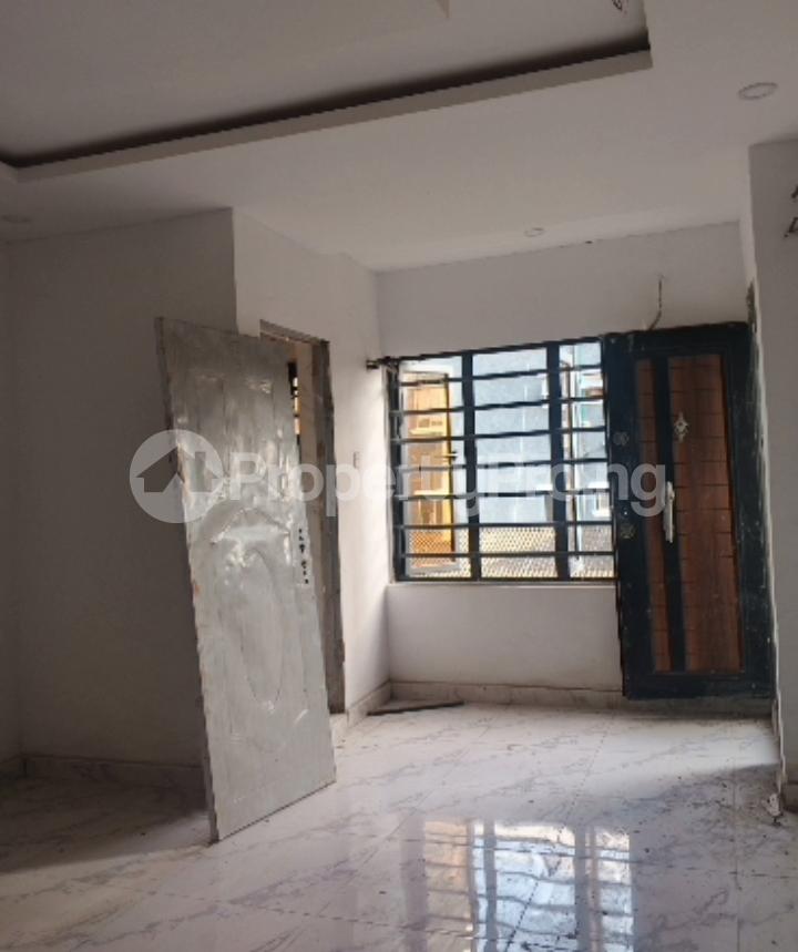 2 bedroom House for rent Alagomeji Yaba Lagos
