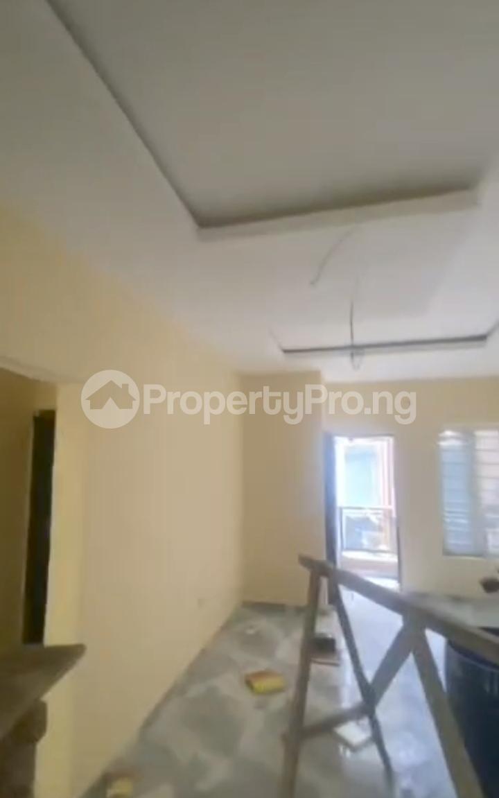 3 bedroom House for rent Adekunle Yaba Lagos