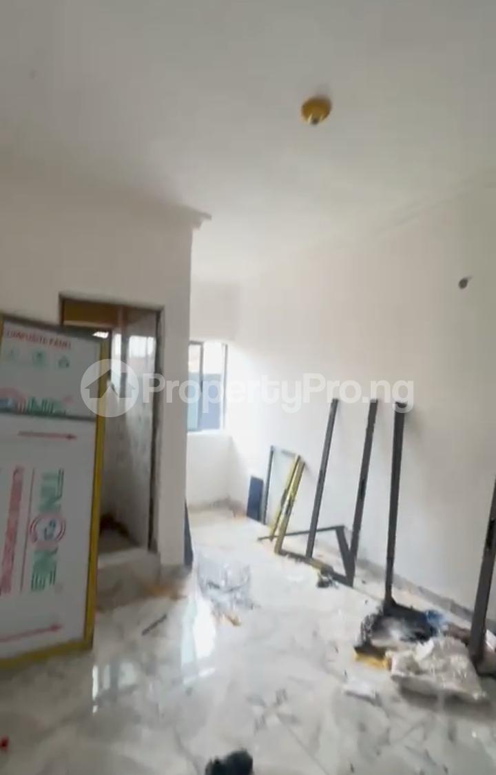 1 bedroom Flat / Apartment for rent Off Market Street Shomolu Lagos