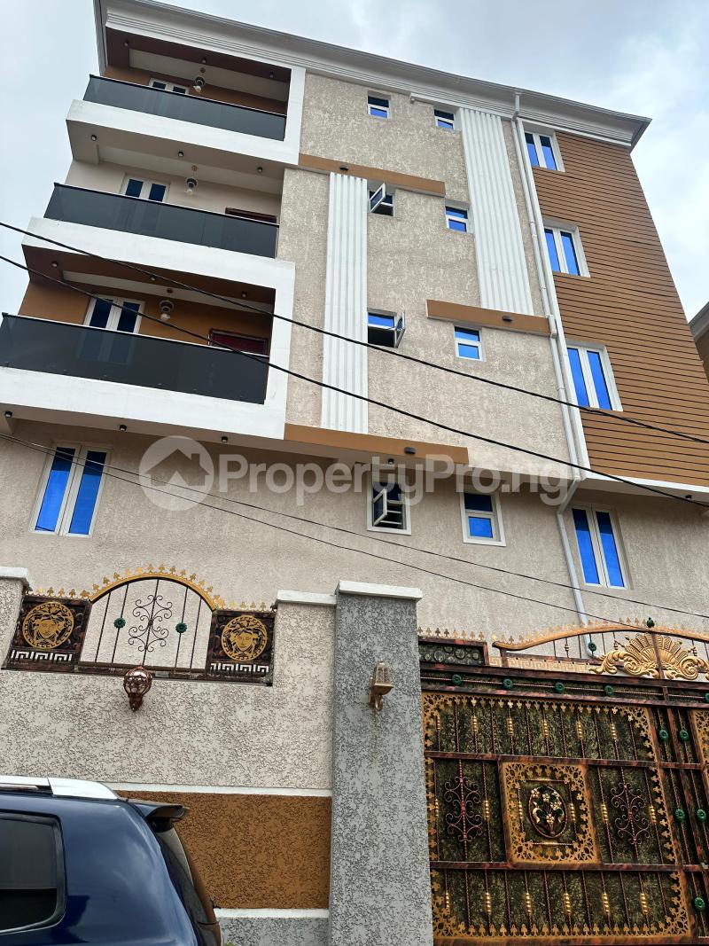 3 bedroom Flat / Apartment for sale Alagomeji Yaba Lagos