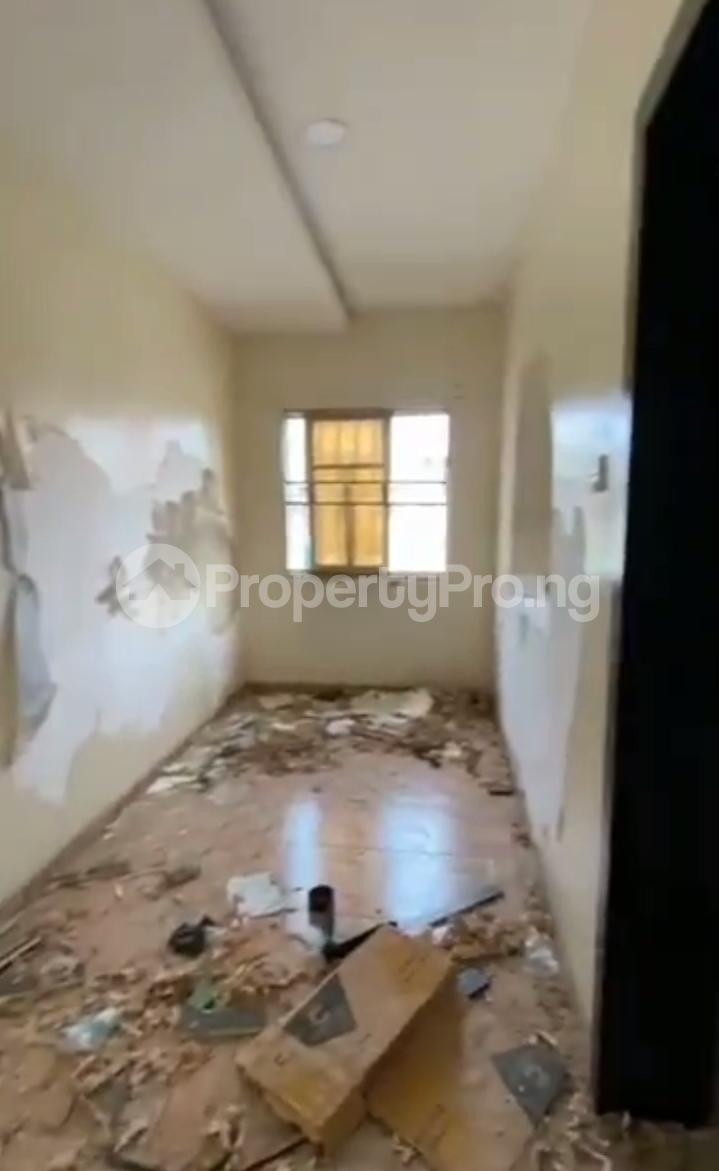 2 bedroom House for rent Off Lawson Road Surulere Lagos - 2