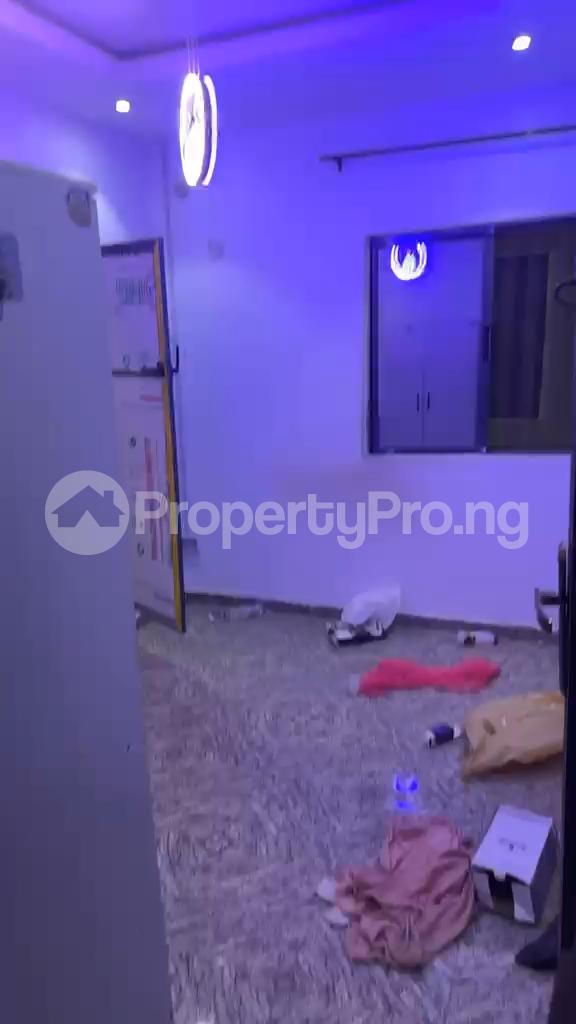 1 bedroom Flat / Apartment for rent Off Market Street, Shomolu Lagos