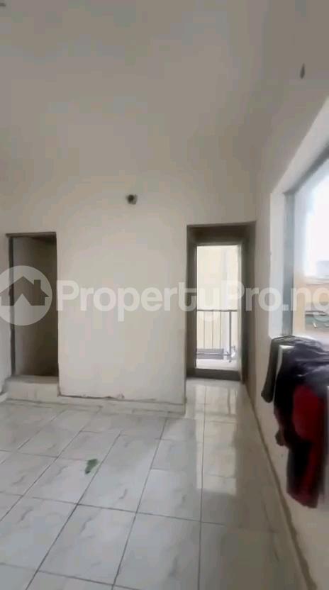 Flat / Apartment for rent Off Morocco Road Shomolu Lagos