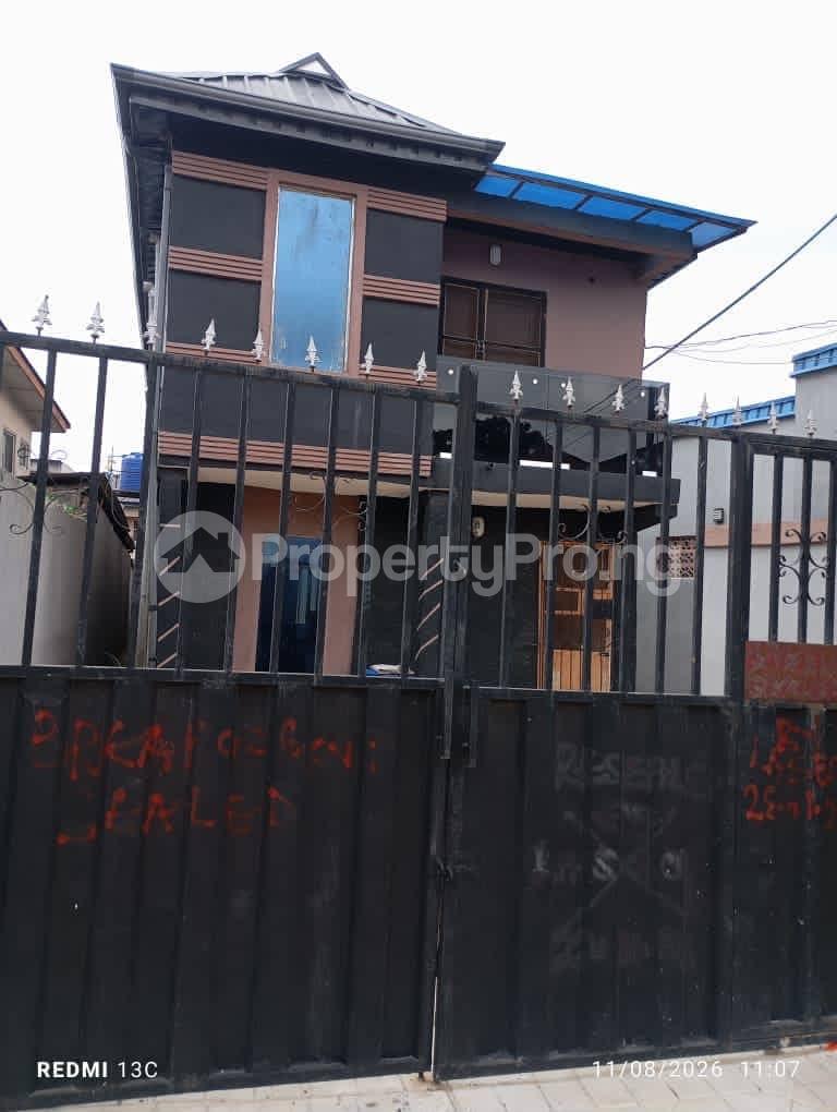 House for sale Off Ajibola Crescent, Alapere Ketu Lagos