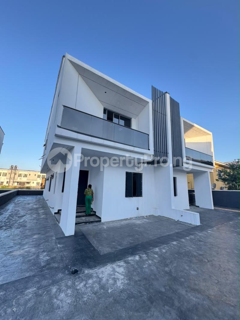 4 bedroom House for rent Abraham Adesanya Abraham adesanya estate Ajah Lagos