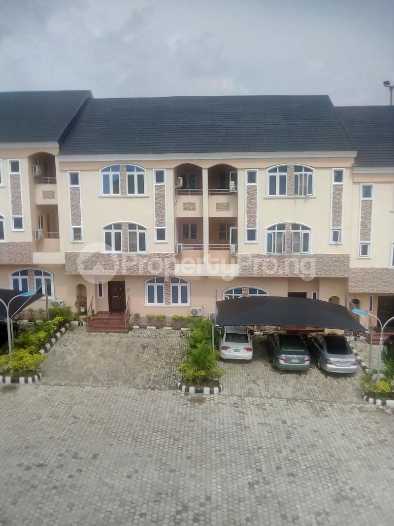 4 bedroom House for rent Lifecamp District After Stella Maris School. Life Camp Abuja