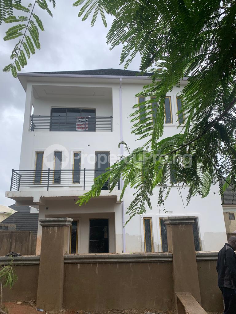 7 bedroom House for rent Gwarinpa Abuja