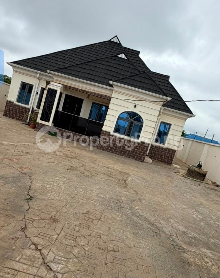 3 bedroom House for sale Akala Express Ibadan Oyo