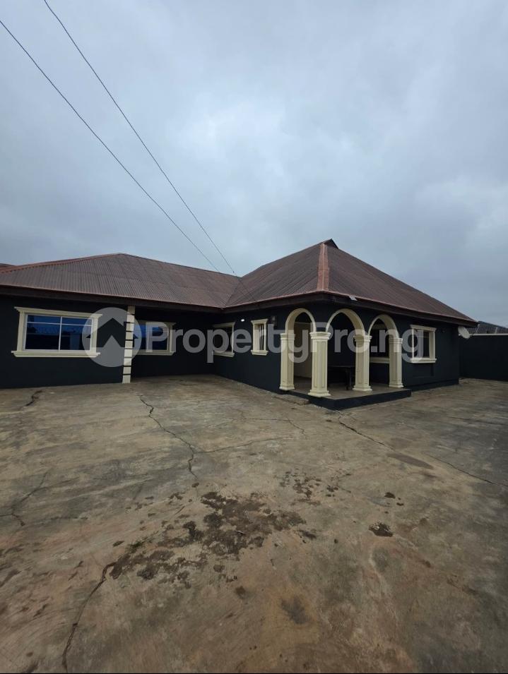 3 bedroom House for sale Adekola Iyanaagbala Iwo Road Ibadan Iwo Rd Ibadan Oyo