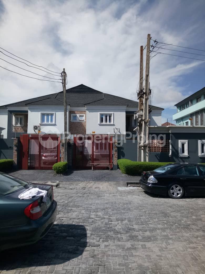 4 bedroom House for sale .... Lekki Phase 1 Lekki Lagos