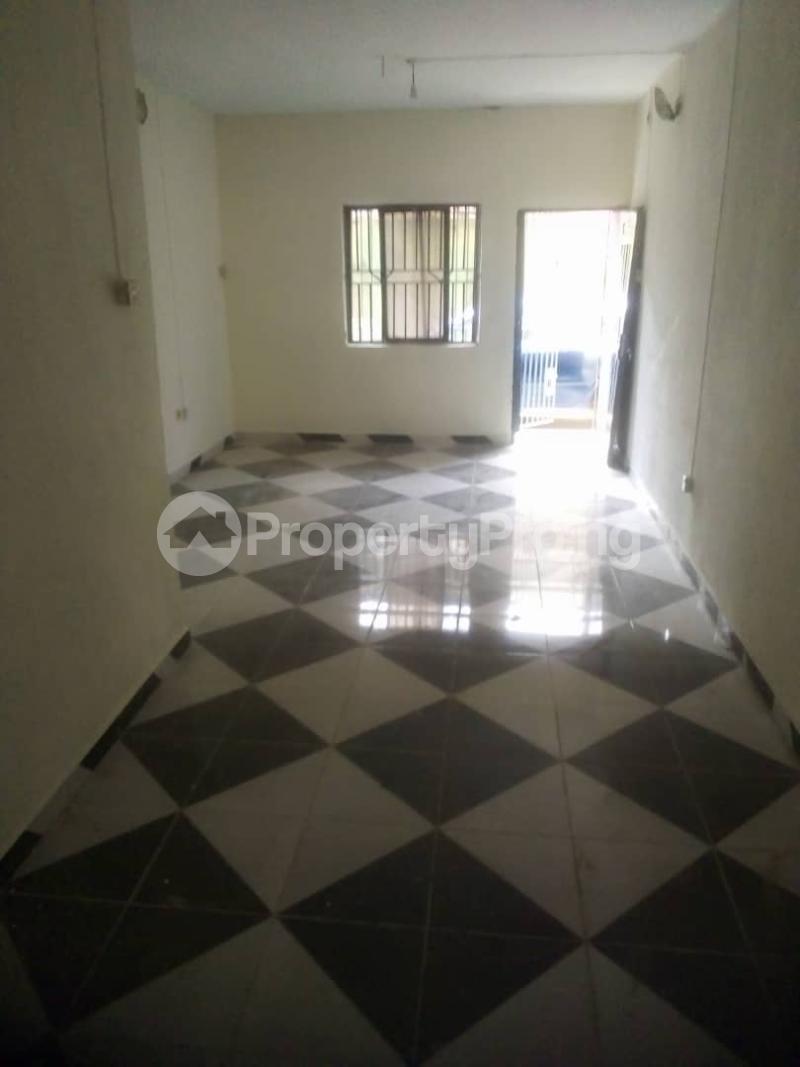 3 bedroom Flat / Apartment for rent Off Market Street Onipanu Shomolu Lagos