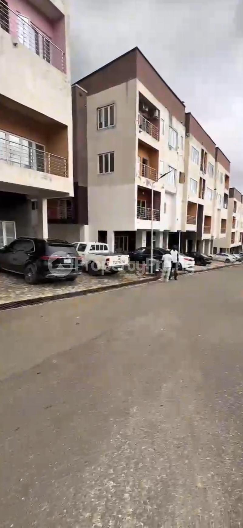 3 bedroom Flat / Apartment for rent Off Nnamdi Azikiwe Way. Katampe Main Abuja