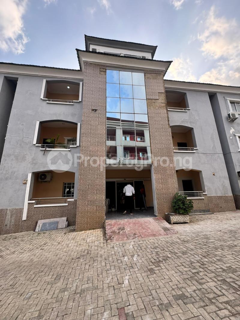 3 bedroom Flat / Apartment for rent Jahi District(access Road Is Very Tarred) Jahi Abuja