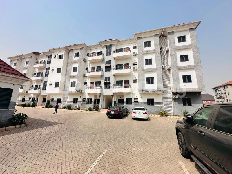 3 bedroom Flat / Apartment for rent Off Adeyemoh Adedevoh Road. Jahi Abuja