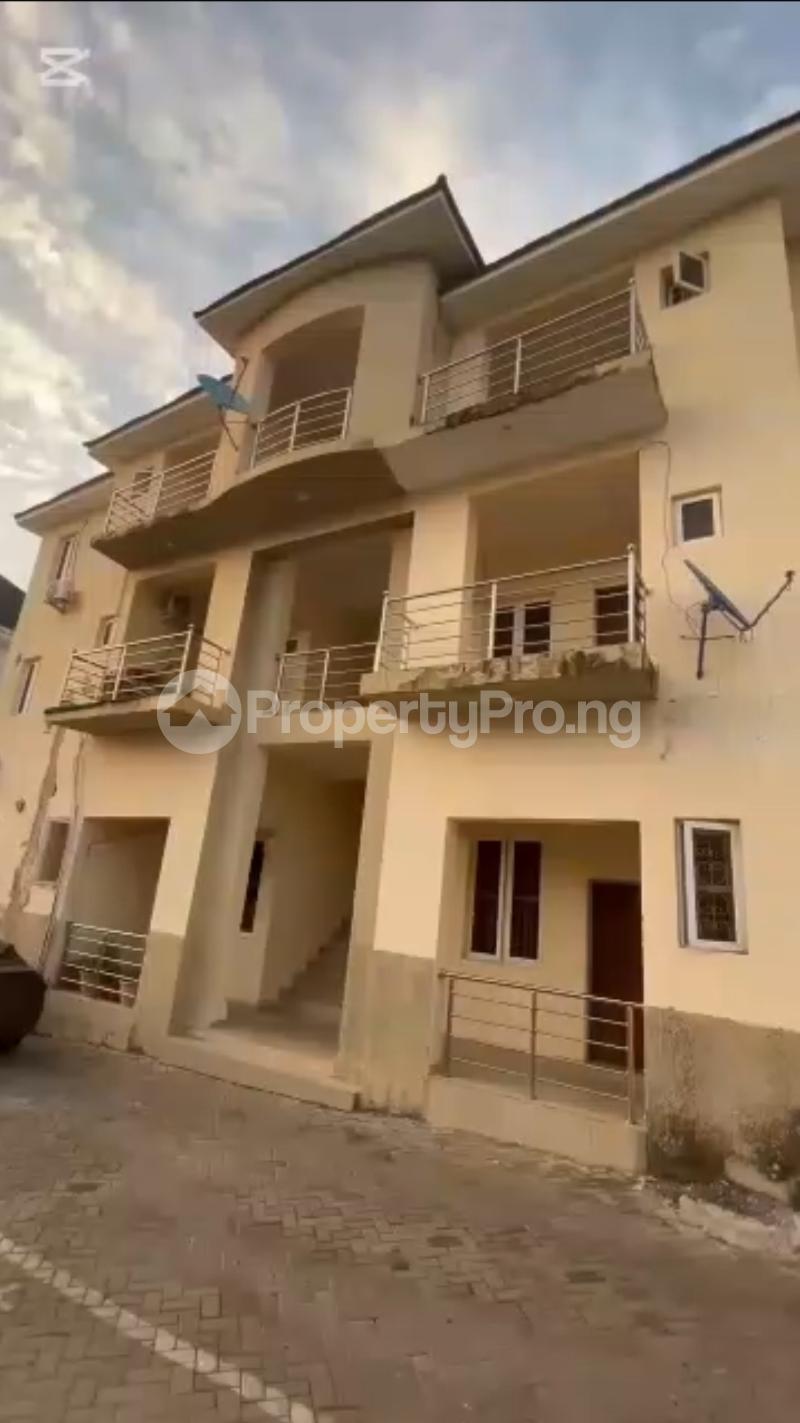 3 bedroom Flat / Apartment for rent After Coza Church. ( Video Is Available) Guzape Abuja
