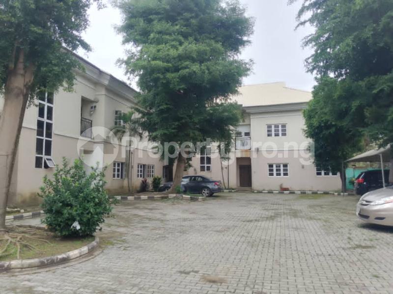 4 bedroom House for rent Close To Shoprite. Jabi Abuja