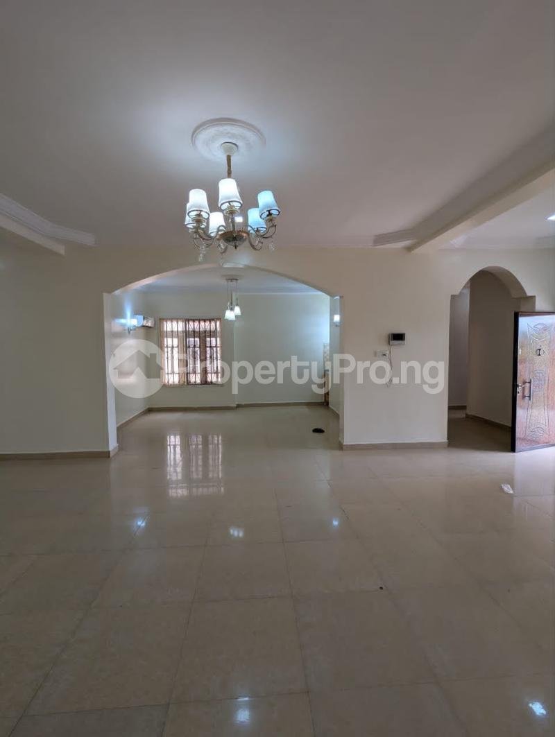 3 bedroom Flat / Apartment for rent Before Efab Estate.( Video Is Available) Life Camp Abuja