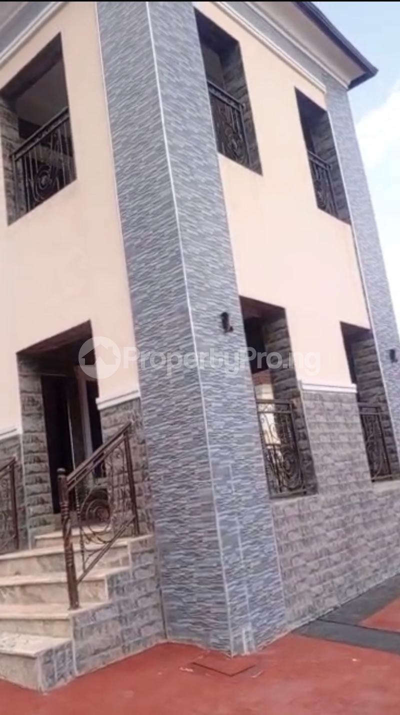 6 bedroom House for sale 3rd Avenue Gwarinpa Abuja