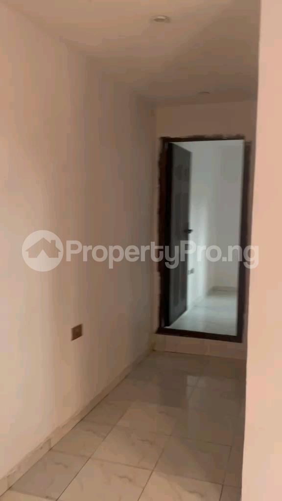 1 bedroom Flat / Apartment for rent Okulaja Street, Off Pedro Road Shomolu Lagos