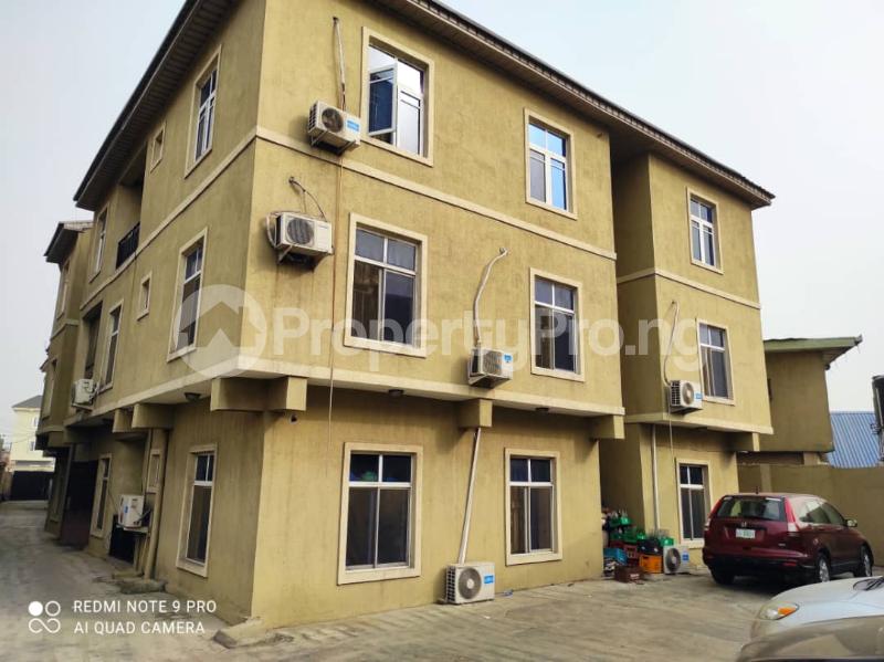3 bedroom Flat / Apartment for rent Alagomeji Yaba Lagos
