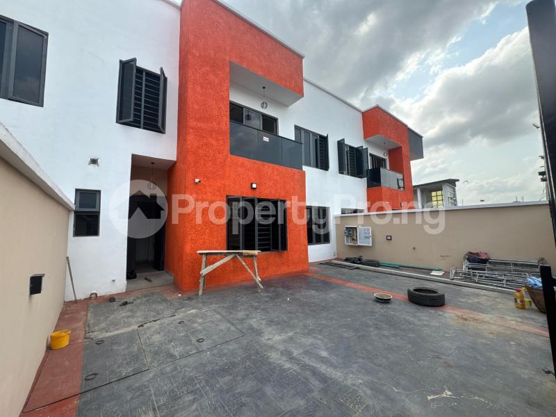 4 bedroom House for sale In A Secured Estate Millenuim/UPS Gbagada Lagos