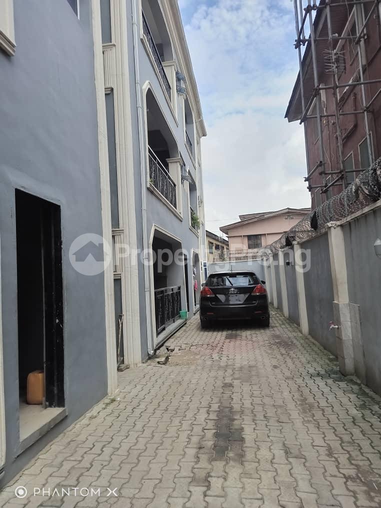 2 bedroom Flat / Apartment for rent Onipanu Shomolu Lagos