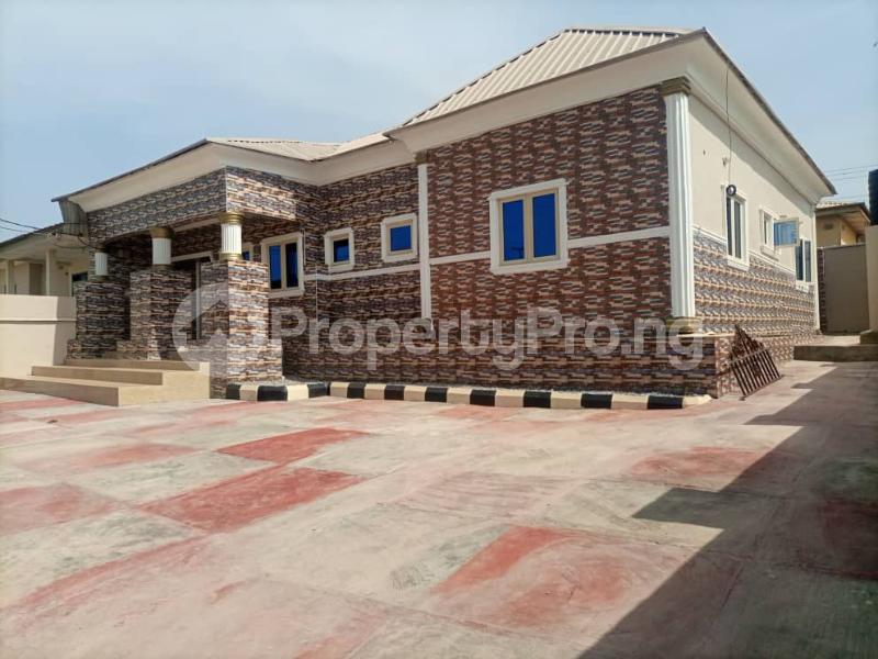 3 bedroom Detached Bungalow House for sale Akure Ondo (PID 8EPDT