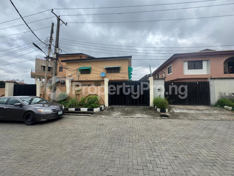4 bedroom House for sale Within The Gra Omole phase 2 Ojodu Lagos