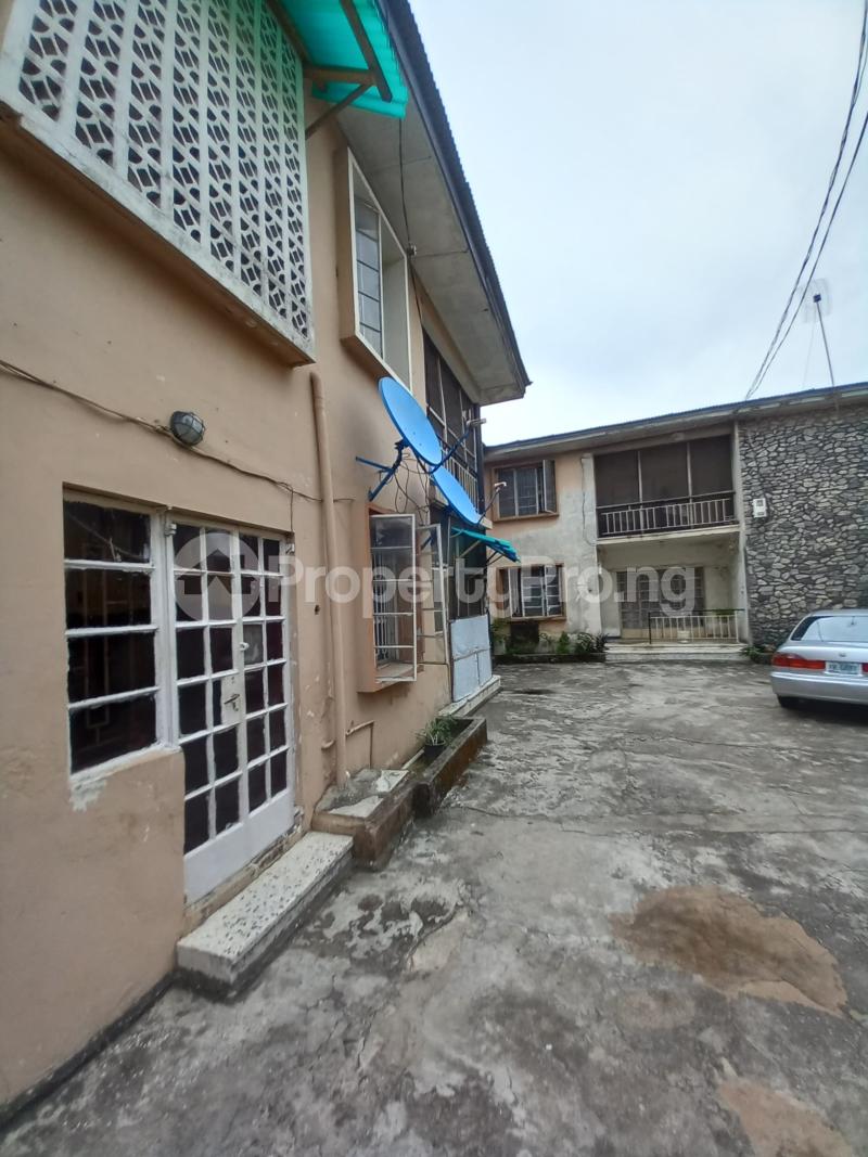 3 bedroom House for sale In Secured Estate Off Randle Avenue, Surulere Lagos