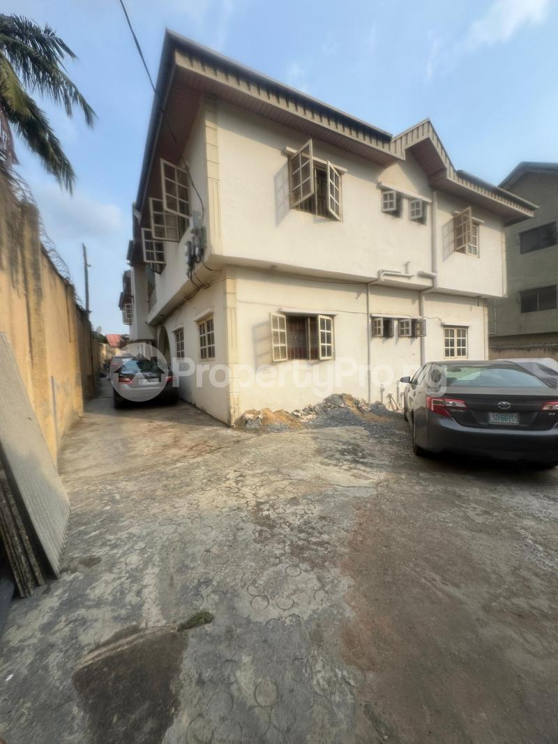 House for sale Within The Gra Magodo GRA Phase 2 Kosofe/Ikosi Lagos