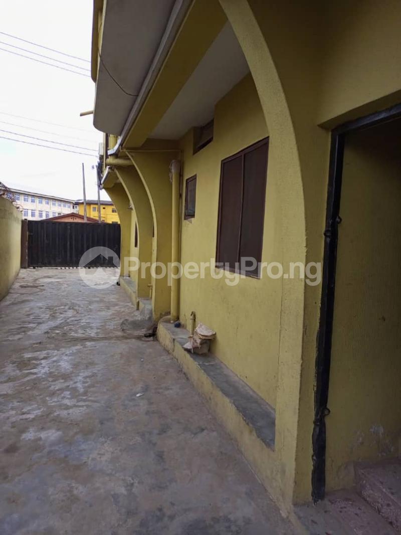 1 bedroom Flat / Apartment for rent Onipanu Shomolu Lagos
